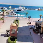 Brand New Flat Marina View